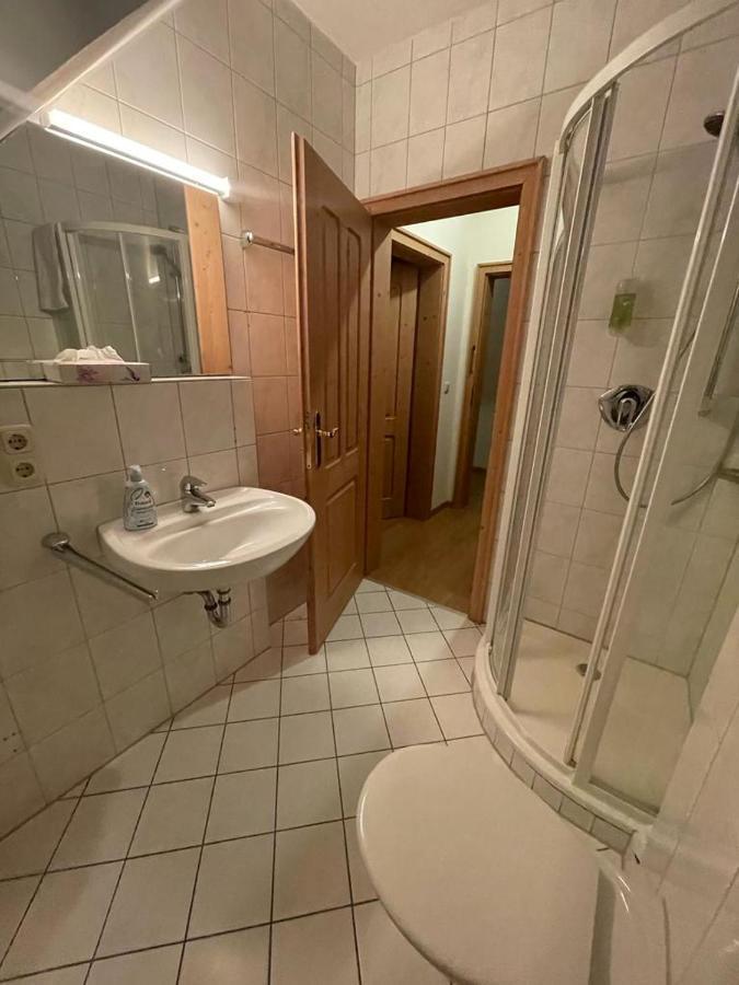 Hotel Und Restaurant Gruner Hahn Elsenfeld Eksteriør billede